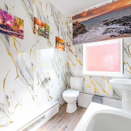 -rb15cfa- For Relaxed And Cosy With Free Parking Πανσιόν Λιντς