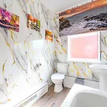 -rb15cfa- For Relaxed And Cosy With Free Parking Guest house Leeds (West Yorkshire)