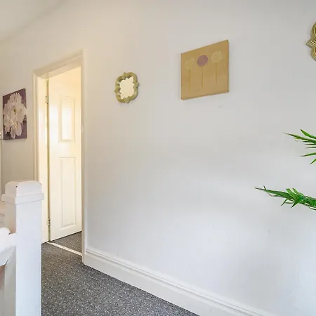 -rb15cfa- For Relaxed And Cosy With Free Parking * 利兹