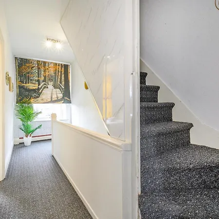 -rb15cfa- For Relaxed And Cosy With Free Parking * 利兹