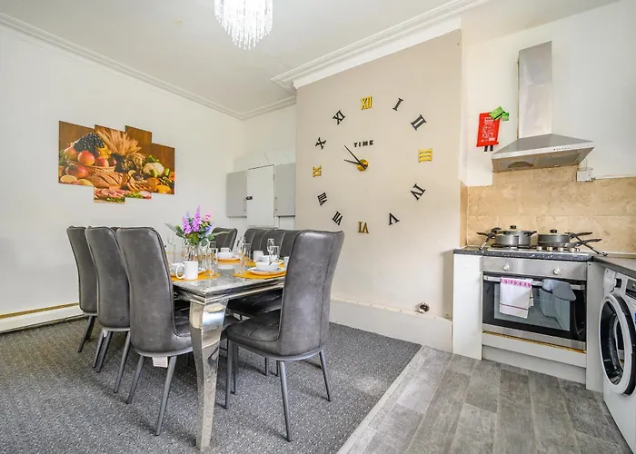 -rb15cfa- For Relaxed And Cosy With Free Parking * Leeds (West Yorkshire)